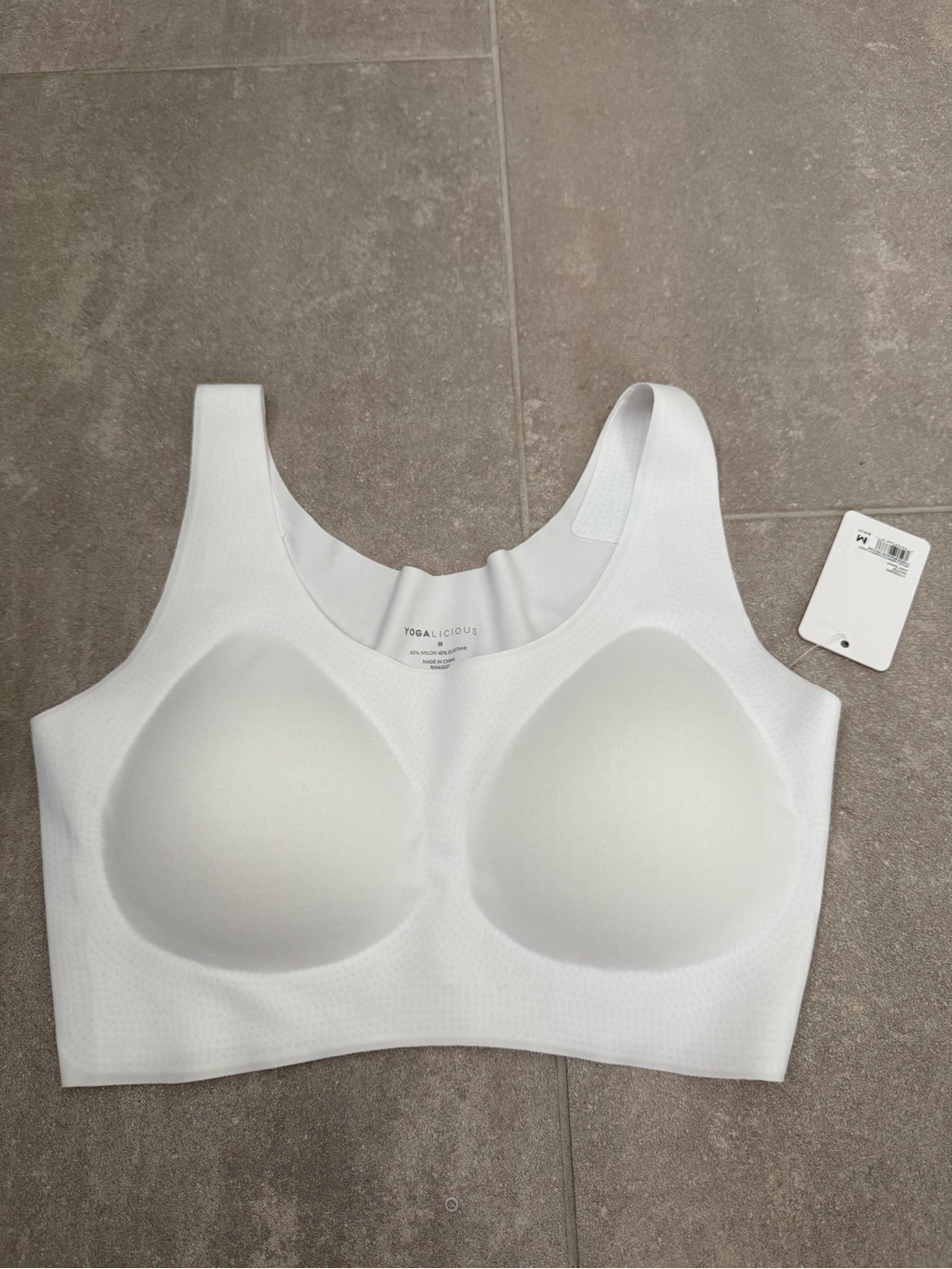 NEW Size Medium Yogalicious laser cut lightly lined sports bra $33 MSRP